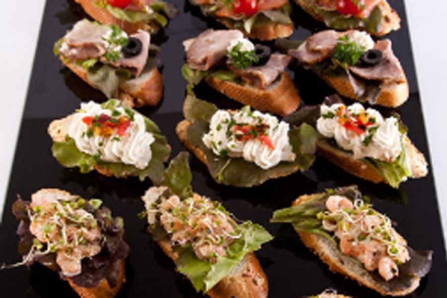 A platter of decorated canapés, 15 pieces CLASSIC